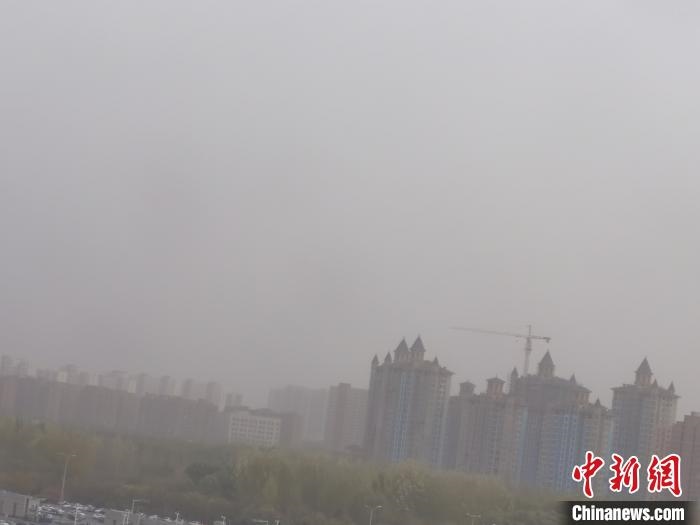 沙塵登場(chǎng)、氣溫暴跌中國(guó)北疆內(nèi)蒙古開啟“冷凍模式”