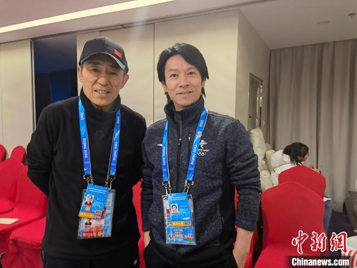 張文海與張藝謀的合影?！埼暮?供圖