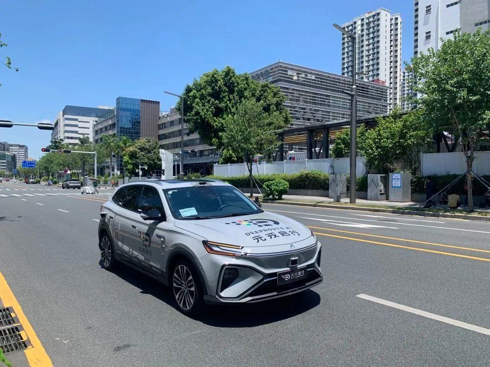 △自動駕駛汽車在河套深港科技創(chuàng)新合作區(qū)開展道路測試。