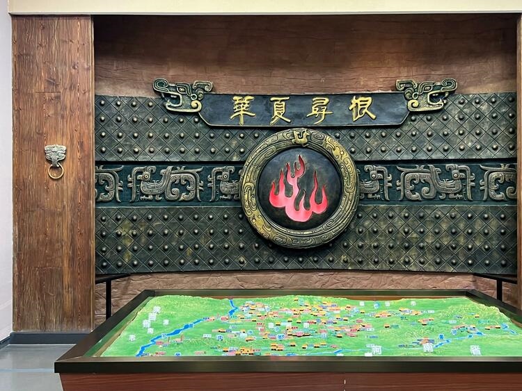 鑒往知來，跟著總書記學(xué)歷史丨走進(jìn)一座博物館，尋根五千年中華文明