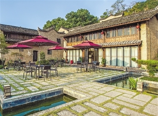 整治后的蓮都區(qū)下南山村催生眾多新業(yè)態(tài)。 當(dāng)?shù)毓﹫D