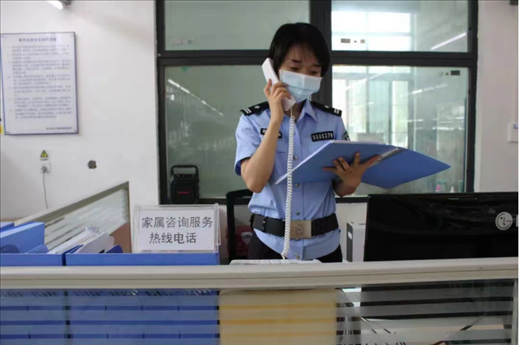 楊莎在工作。四川省女子強(qiáng)制隔離戒毒所供圖