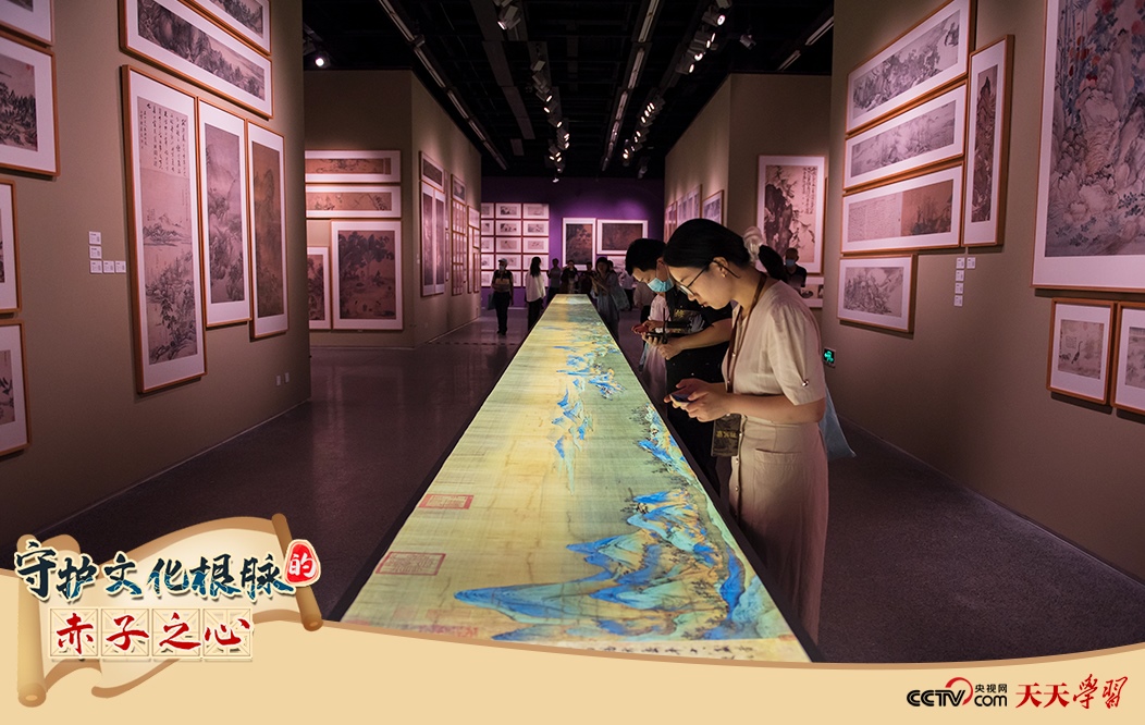 2023年7月1日，觀眾在浙江寧波美術(shù)館參觀中國歷代繪畫大系成果展·寧波特展。