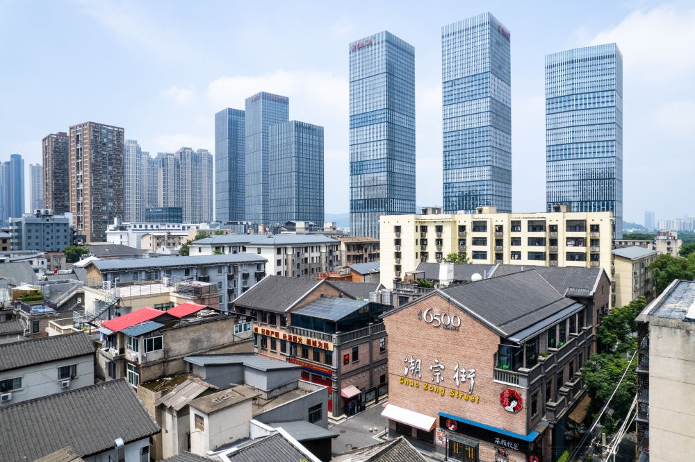  這是在長(zhǎng)沙市開(kāi)福區(qū)拍攝的潮宗街及周邊景色（無(wú)人機(jī)照片，6月7日攝）。新華社記者 陳思汗 攝