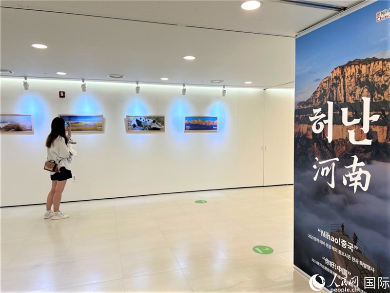 2.民眾參觀“看九曲黃河 聽華夏故事”主題展。人民網記者 馬菲攝