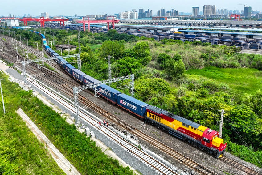 中歐班列（成渝）駛出成都國際鐵路港。青白江區(qū)委宣傳部供圖