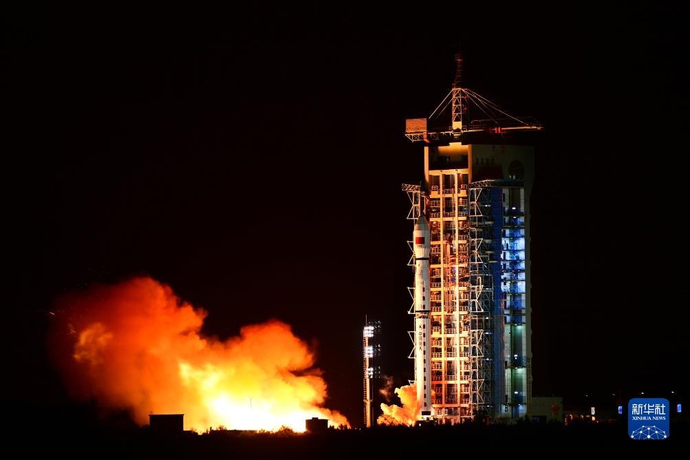 9月7日02時14分，我國在酒泉衛(wèi)星發(fā)射中心使用長征四號丙運載火箭，成功將遙感三十三號03星發(fā)射升空，衛(wèi)星順利進(jìn)入預(yù)定軌道，發(fā)射任務(wù)獲得圓滿成功。新華社發(fā)（汪江波 攝）