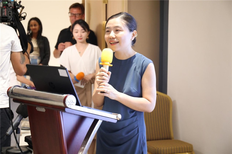 圖為吉布提孔子學(xué)院鄒燕舞院長為表彰儀式致辭。吉布提孔子學(xué)院供圖
