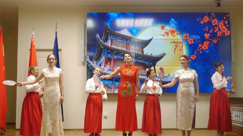 白俄羅斯國(guó)立大學(xué)孔子學(xué)院的中秋晚會(huì)。受訪(fǎng)者供圖