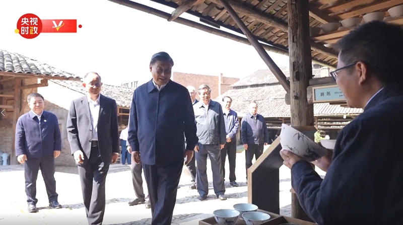 2023年10月11日，習(xí)近平在江西景德鎮(zhèn)考察。（視頻截圖）