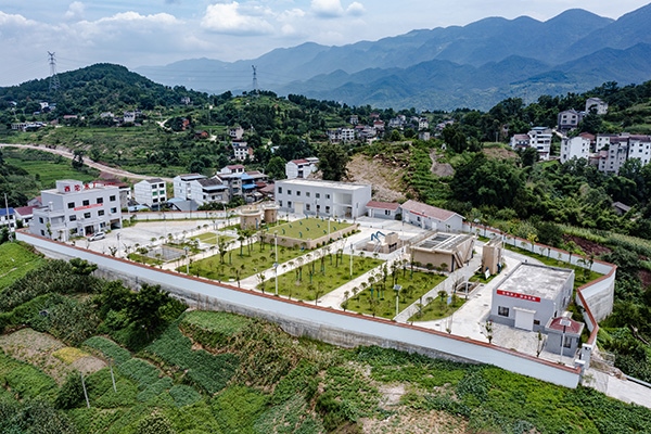 建成后的西沱鎮(zhèn)水廠。受訪者供圖
