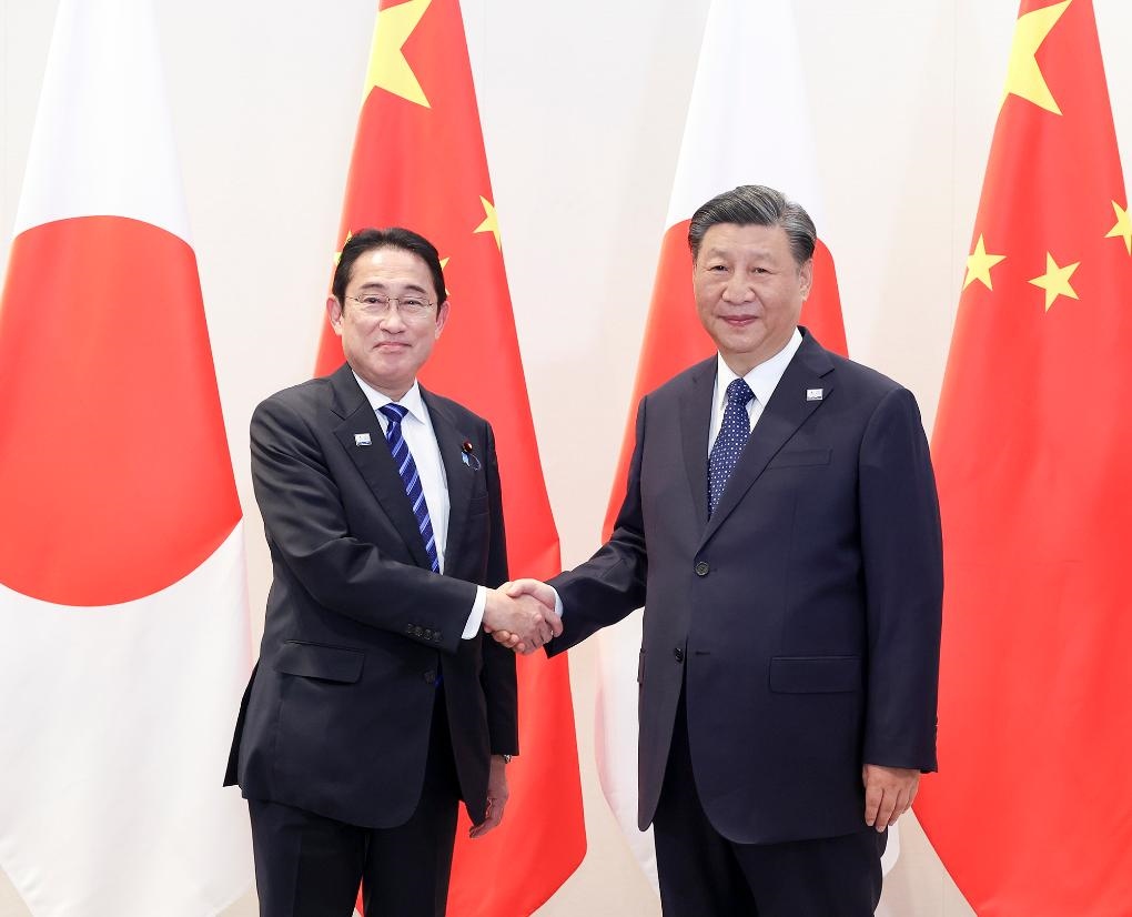 當(dāng)?shù)貢r間11月16日下午，國家主席習(xí)近平在舊金山會見日本首相岸田文雄。