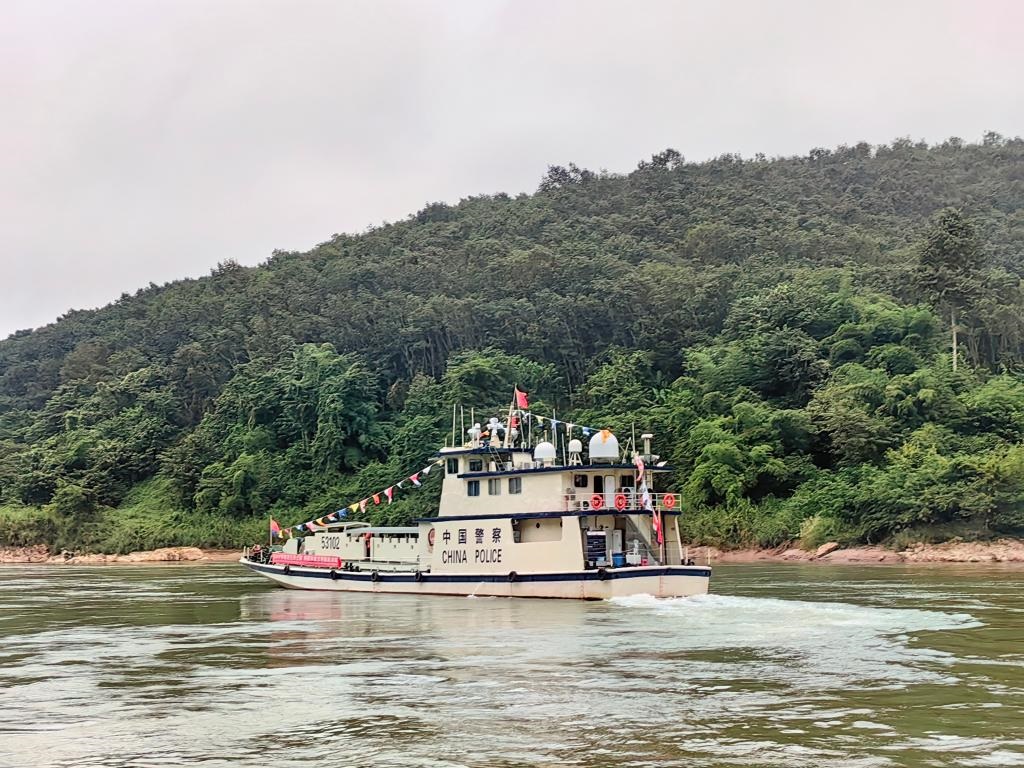 中方53102艇途經(jīng)關(guān)累港水域。（云南省公安廳水上巡邏總隊供圖）