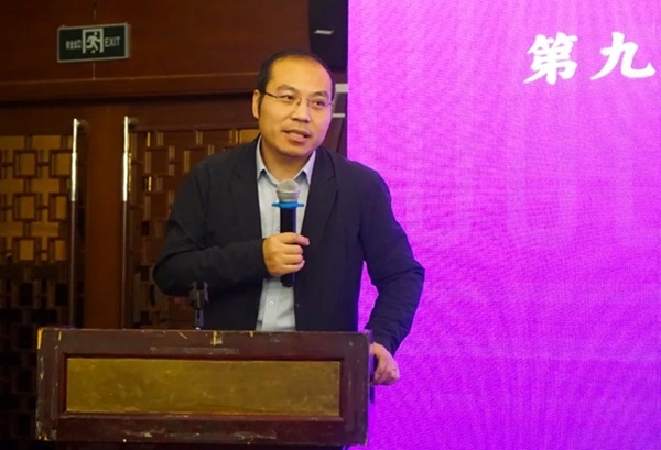 清華大學(xué)社會(huì)科學(xué)學(xué)院副院長(zhǎng)、政治學(xué)系長(zhǎng)聘教授孟天廣在研討會(huì)上總結(jié)發(fā)言。主辦方供圖