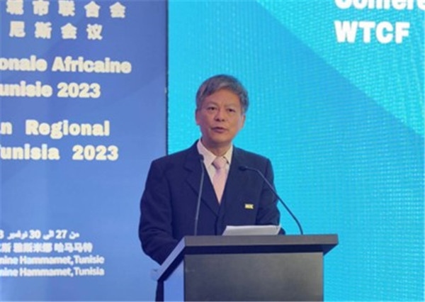 2023世界旅游城市聯(lián)合會(huì)非洲區(qū)域突尼斯會(huì)議 世界旅游城市聯(lián)合會(huì)常務(wù)副秘書(shū)長(zhǎng)李寶春致辭。主辦方供圖