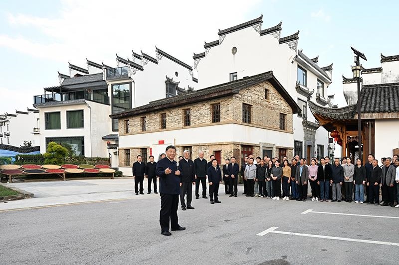 2023年10月11日，習(xí)近平總書記在江西上饒市婺源縣秋口鎮(zhèn)王村石門自然村考察。