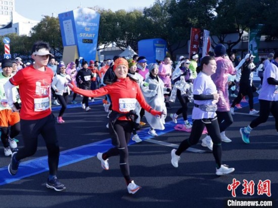 2023杭州馬拉松現(xiàn)場(chǎng)。肖健 攝