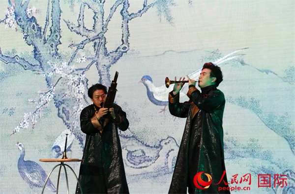 嗩吶表演《百鳥朝鳳》。人民網(wǎng) 許可攝