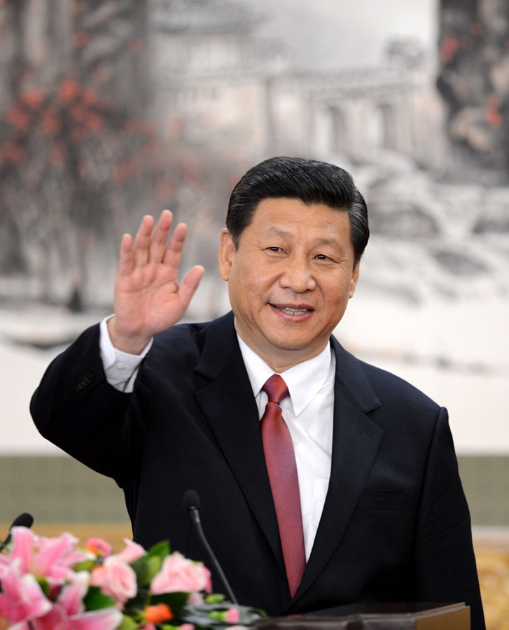 2012年11月15日，剛剛在中共十八屆一中全會(huì)上當(dāng)選中共中央總書記的習(xí)近平在北京人民大會(huì)堂同采訪十八大的中外記者親切見面。新華社記者 謝環(huán)馳 攝