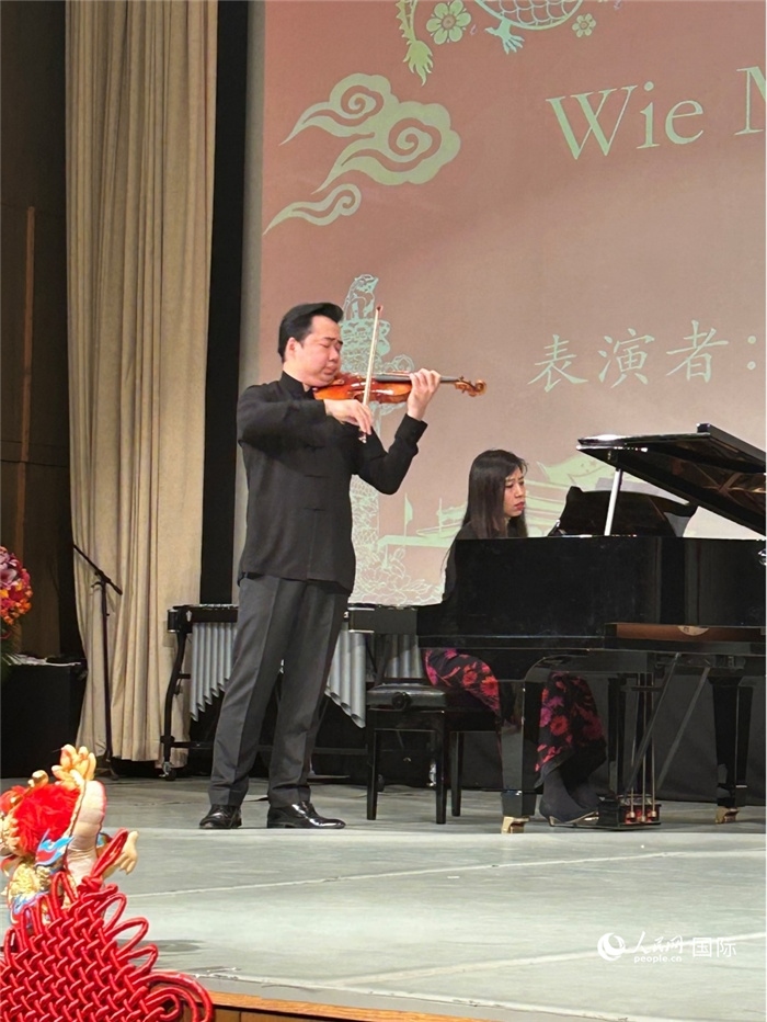 小提琴獨奏《Wie Melodien zieht es mir》《新春樂》，表演者：寧峰、韓卉菁（鋼琴伴奏）
