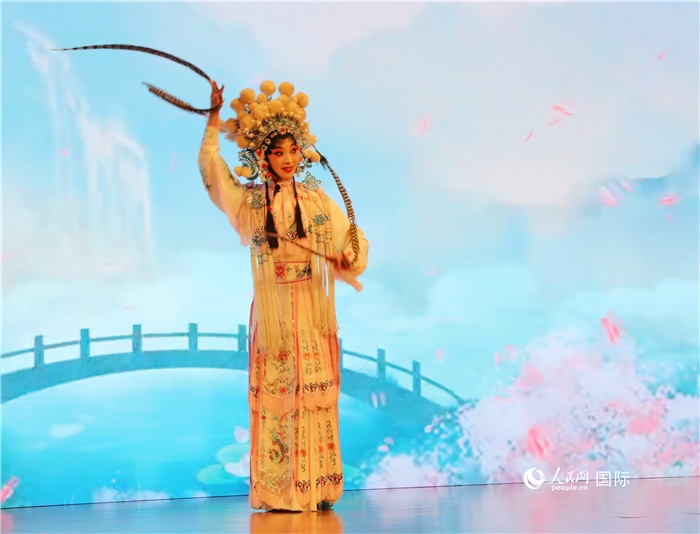 四川省成都市川劇研究院帶來了精彩的川劇演出。人民網(wǎng)記者 李志偉攝