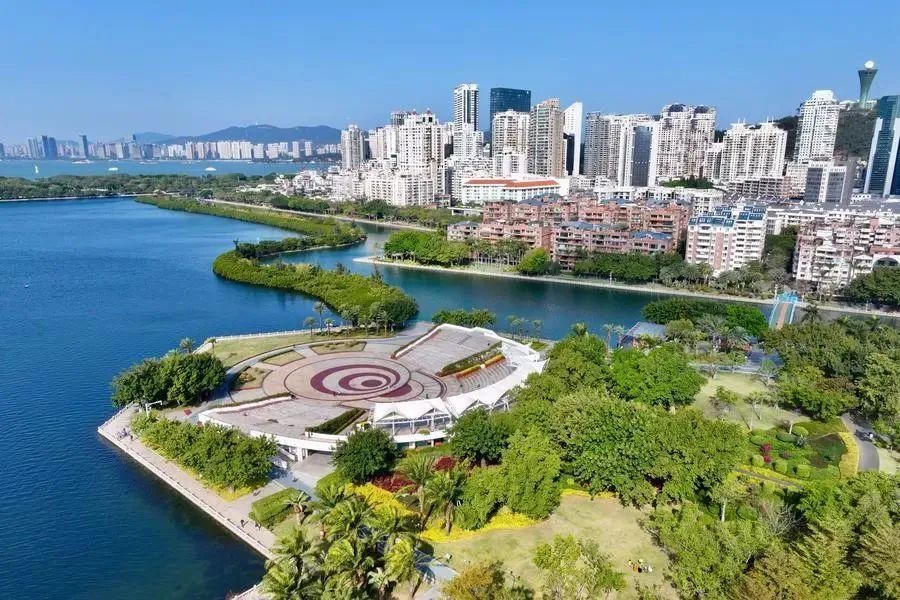 △1月24日，廈門筼筜湖白鷺洲公園及周邊城市景觀。