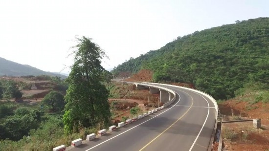 中塞友誼公路。