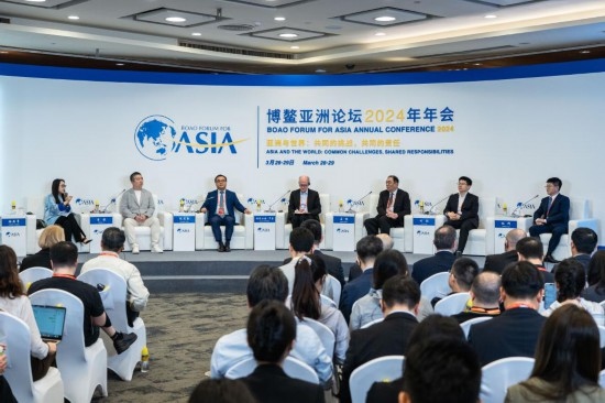 圖為博鰲亞洲論壇2024年年會“AIGC改變世界”分論壇現(xiàn)場。新華社記者 曹夢瑤 攝