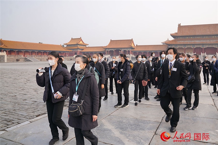 松山芭蕾舞團(tuán)青年代表團(tuán)在故宮參觀。人民網(wǎng)記者 張麗婭攝