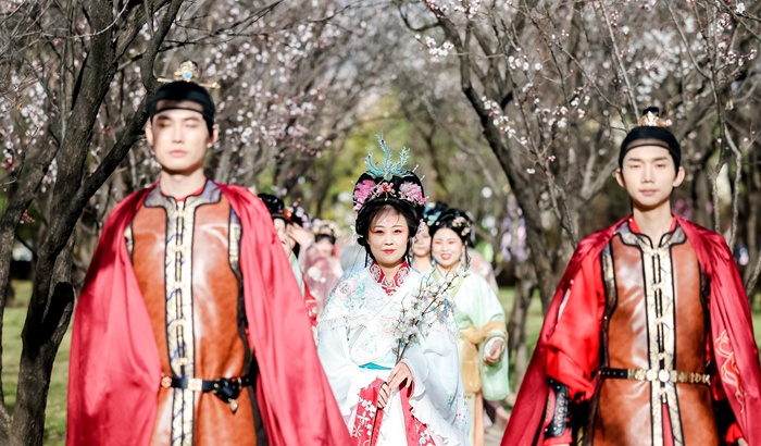 第七屆杏花節(jié)上的漢服巡游。受訪方供圖