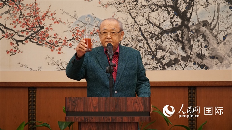 原東京國(guó)際電影節(jié)主席依田巽致祝酒辭。人民網(wǎng) 蔣曉辰攝
