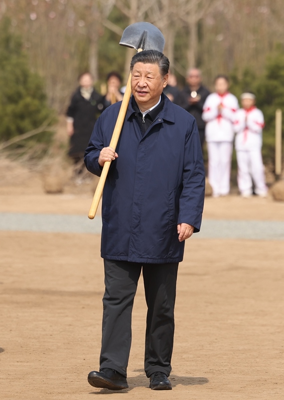 2024年4月3日，習(xí)近平總書記來(lái)到北京市通州區(qū)潞城鎮(zhèn)參加首都義務(wù)植樹活動(dòng)。