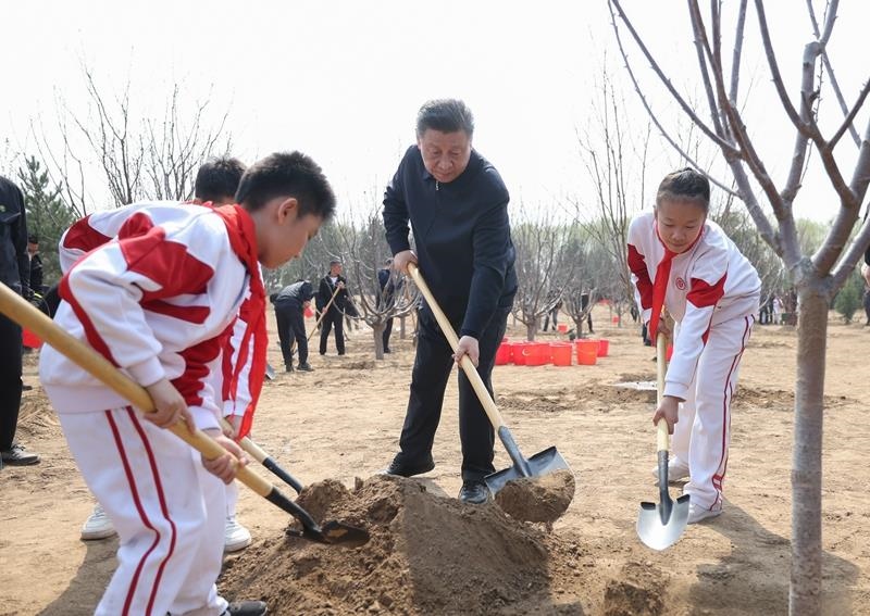 △2024年4月3日，習(xí)近平總書記來到北京市通州區(qū)潞城鎮(zhèn)參加首都義務(wù)植樹活動。