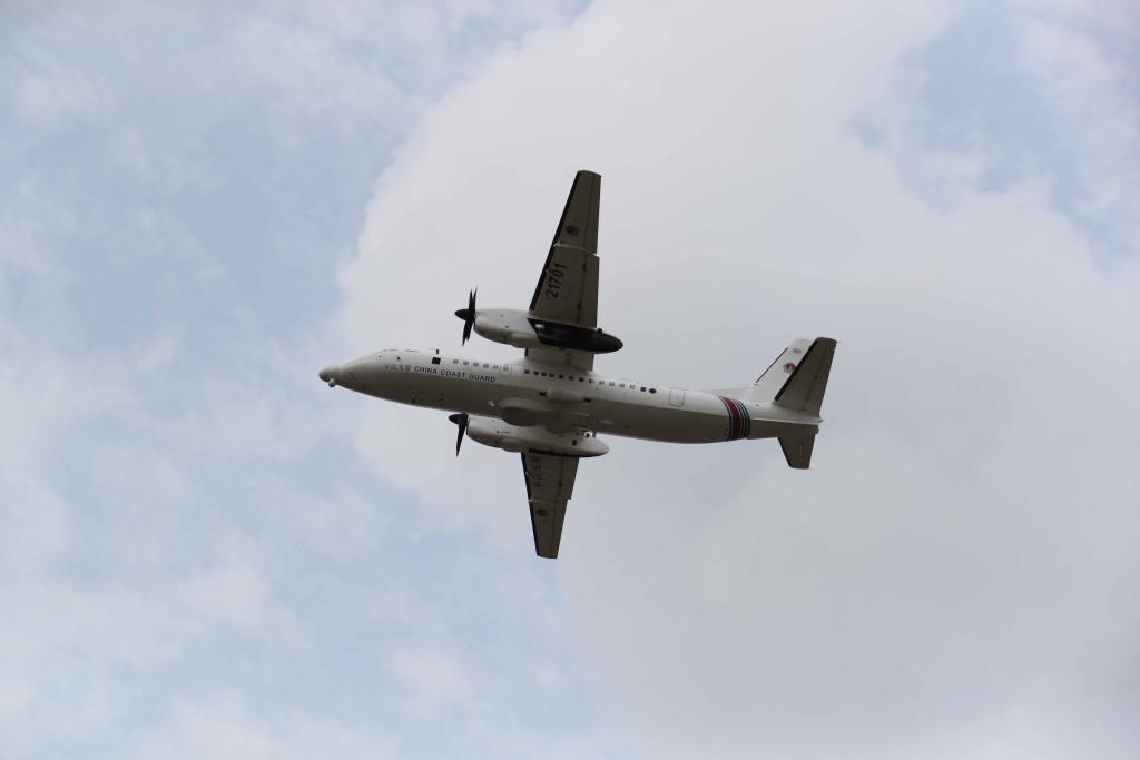 圖為5月14日海警飛機在休漁海域進行空中巡查。（中國海警局南海分局供圖）