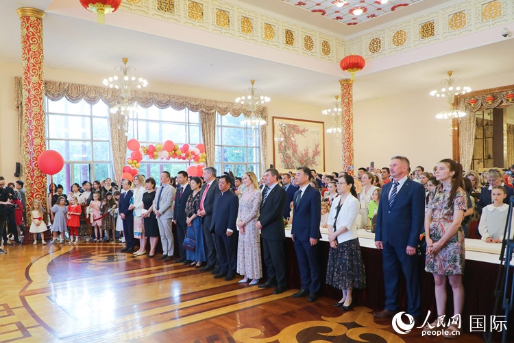中國駐俄羅斯使館“六·一”兒童節(jié)大型招待會(huì)活動(dòng)現(xiàn)場(chǎng)。人民網(wǎng)記者 隋鑫攝
