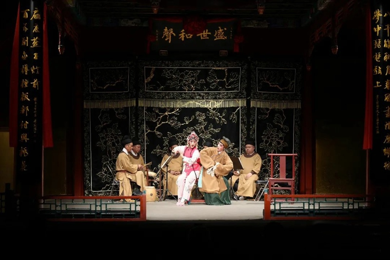 永嘉昆曲表演及音樂(lè)特點(diǎn)分享會(huì)在北京正乙祠戲樓舉行。