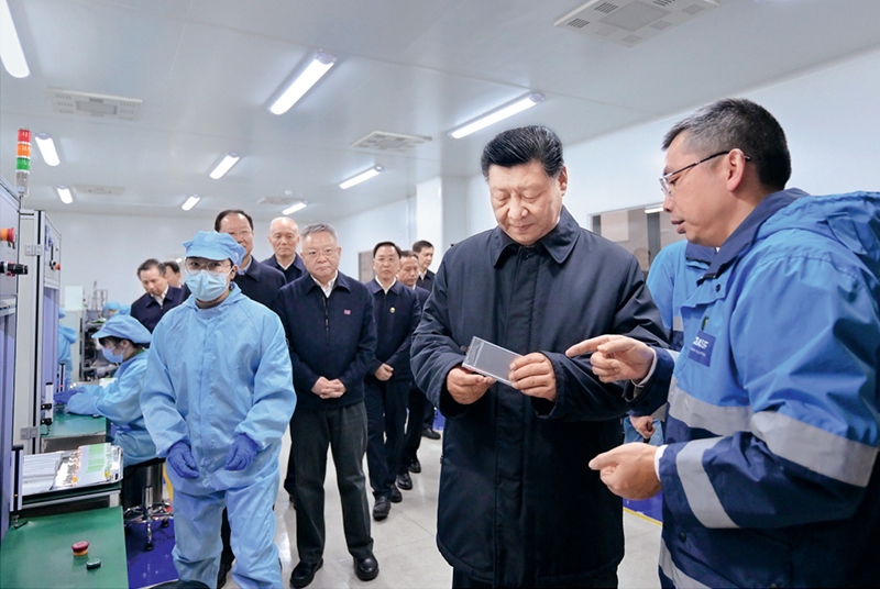 2024年3月18日至21日，中共中央總書記、國家主席、中央軍委主席習(xí)近平在湖南考察。這是18日下午，習(xí)近平在中德合資企業(yè)巴斯夫杉杉電池材料有限公司考察。 新華社記者 謝環(huán)馳/攝