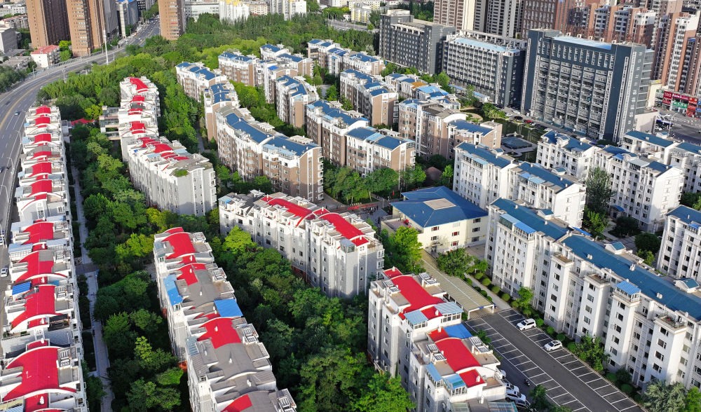 6月19日拍攝的長(zhǎng)城花園社區(qū)（無人機(jī)照片）。
