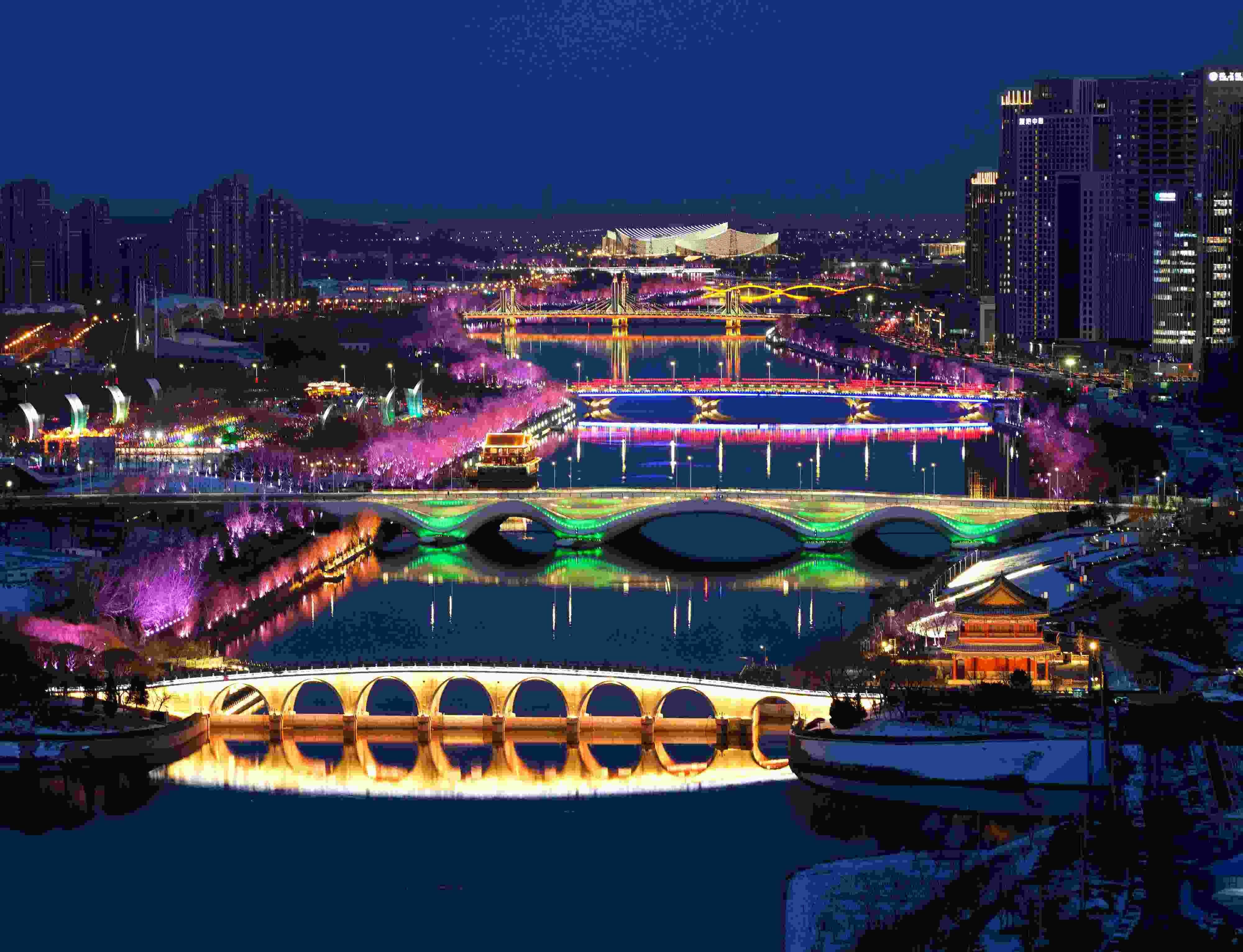 2024年2月22日，京杭大運河北京通州段夜景。