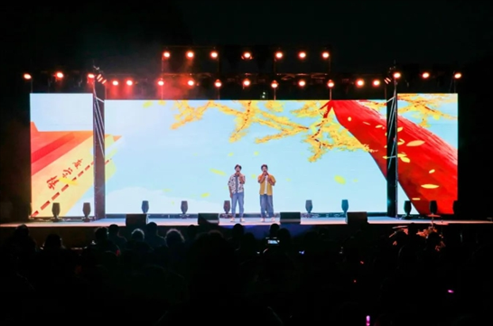 歌曲《啟程》演出現(xiàn)場(chǎng)。供圖：日照職業(yè)技術(shù)學(xué)院