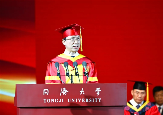 同濟大學校長、中國工程院院士鄭慶華