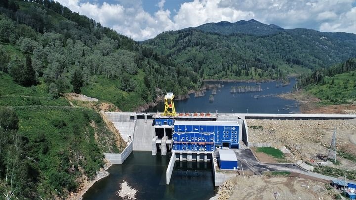 這是2021年7月28日拍攝的哈薩克斯坦圖爾古孫水電站（無人機照片）。新華社發(fā)（奧斯帕諾夫攝）