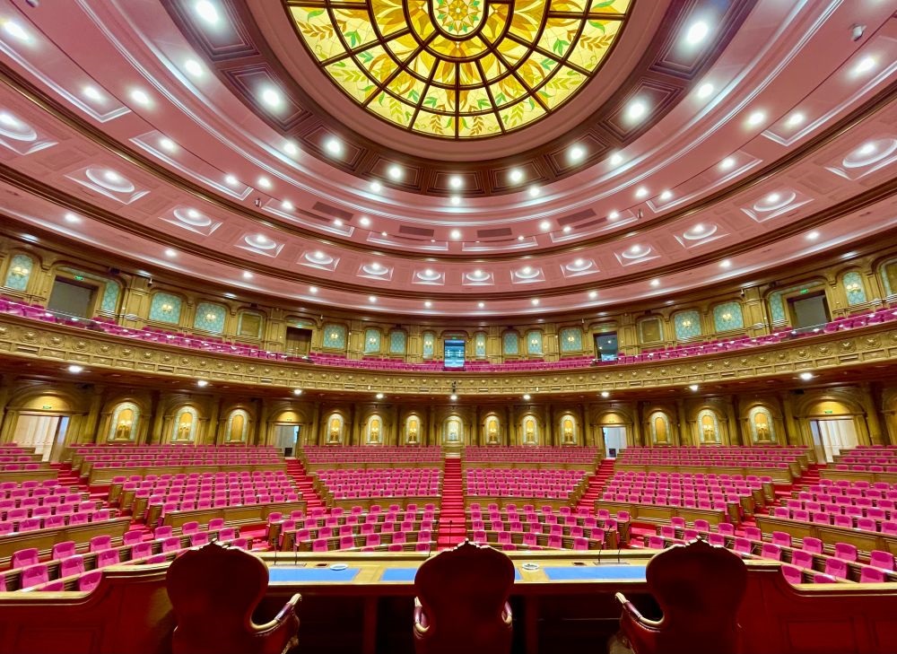 這是在杜尚別拍攝的塔吉克斯坦議會大樓內(nèi)景。