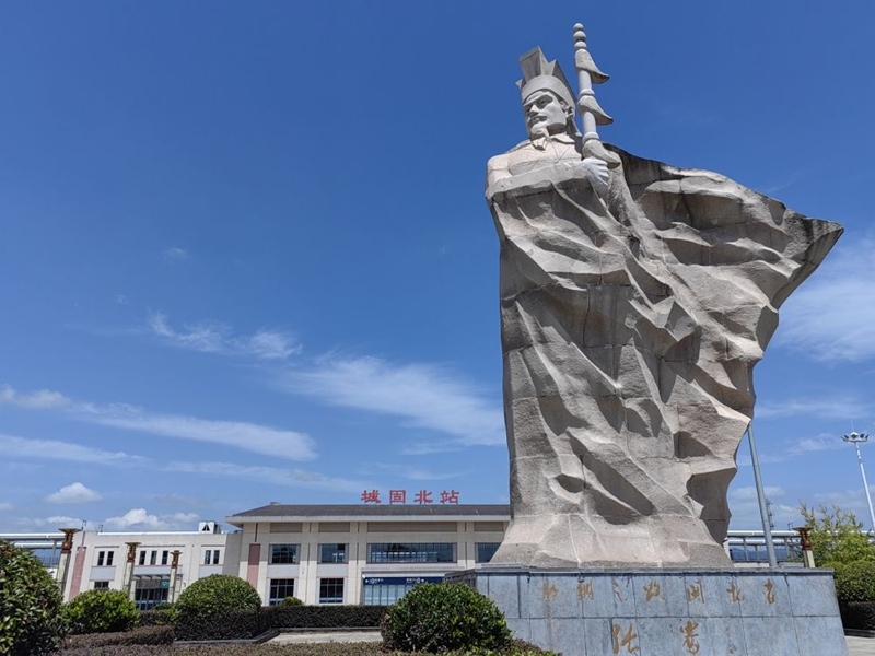張騫雕塑。新華社記者 孫正好 攝