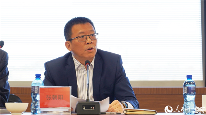 張朝陽代會長做協(xié)會上半年工作匯報。人民網(wǎng) 劉暢攝