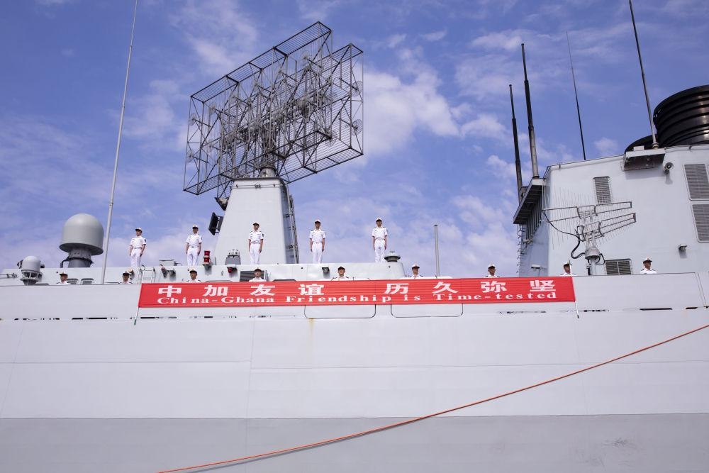 2023年6月27日，中國(guó)海軍第43批護(hù)航編隊(duì)抵達(dá)加納特馬港碼頭，開始對(duì)加納進(jìn)行為期4天的友好訪問。
