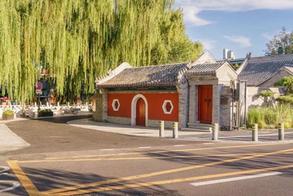 北京建筑大學(xué)古建保護(hù)與利用專業(yè)師生對(duì)北京德勝門內(nèi)大街開(kāi)展空間品質(zhì)綜合提升項(xiàng)目，圖為項(xiàng)目竣工后的實(shí)景圖。校方供圖