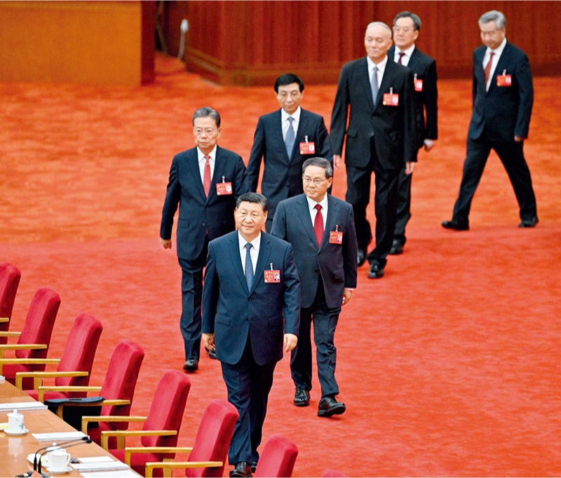 中國共產(chǎn)黨第二十屆中央委員會第三次全體會議，于2024年7月15日至18日在北京舉行。這是習(xí)近平、李強、趙樂際、王滬寧、蔡奇、丁薛祥、李希等步入會場。 新華社記者 岳月偉/攝