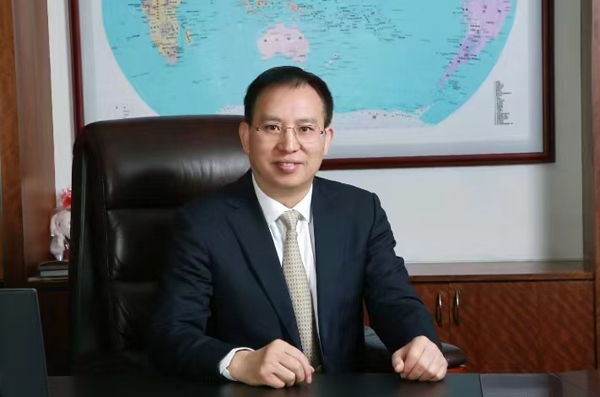 交通銀行黨委委員、副行長周萬阜接受人民網(wǎng)記者采訪。受訪者供圖