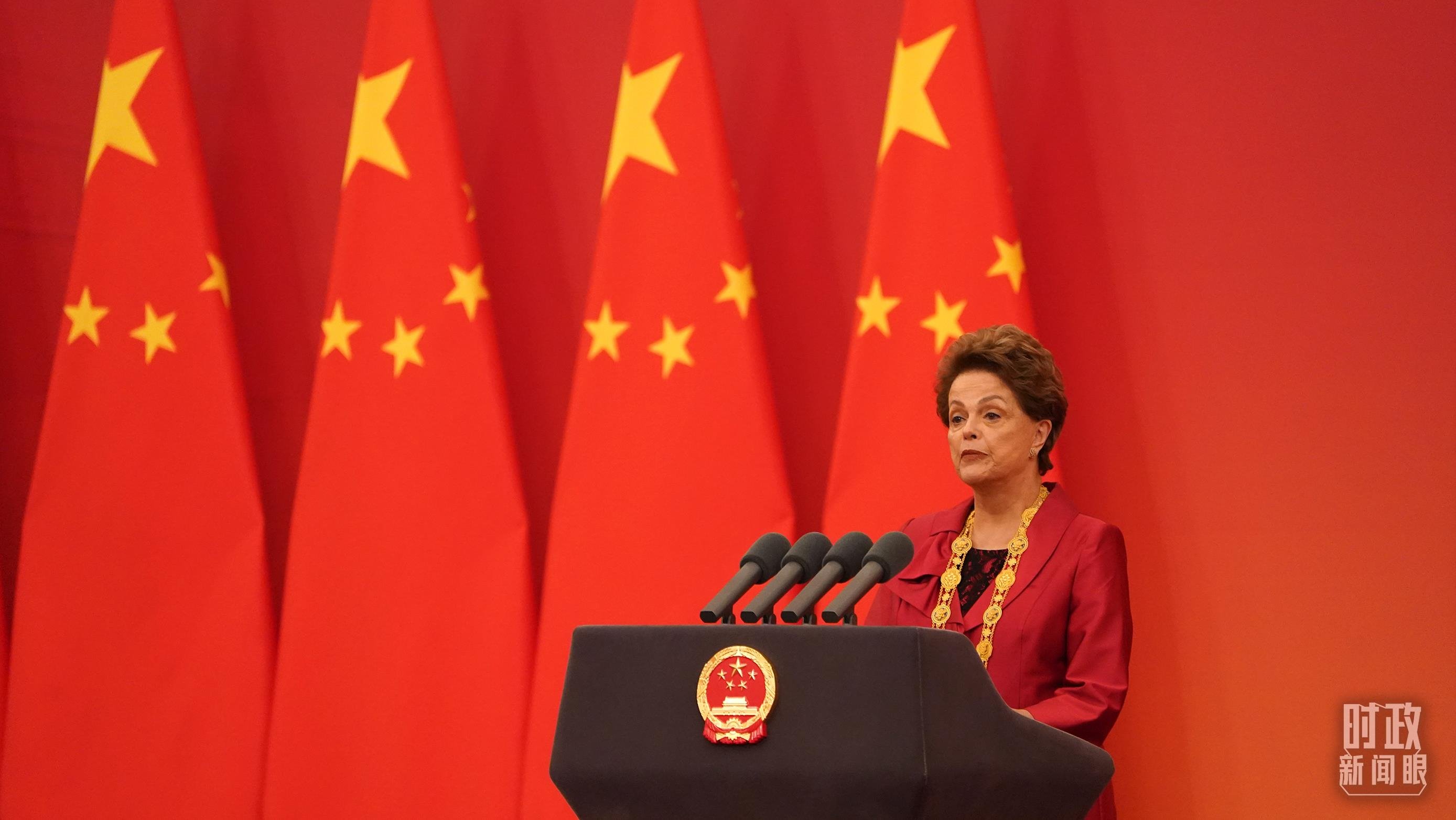 “友誼勛章”獲得者迪爾瑪·羅塞芙在頒授儀式上發(fā)言。（總臺(tái)記者李晉拍攝）